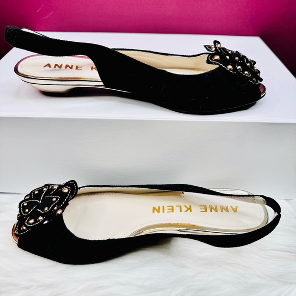 { Anne Klein } : Black Suede “Akfarrah” Silngbacks - Picture 4 of 6